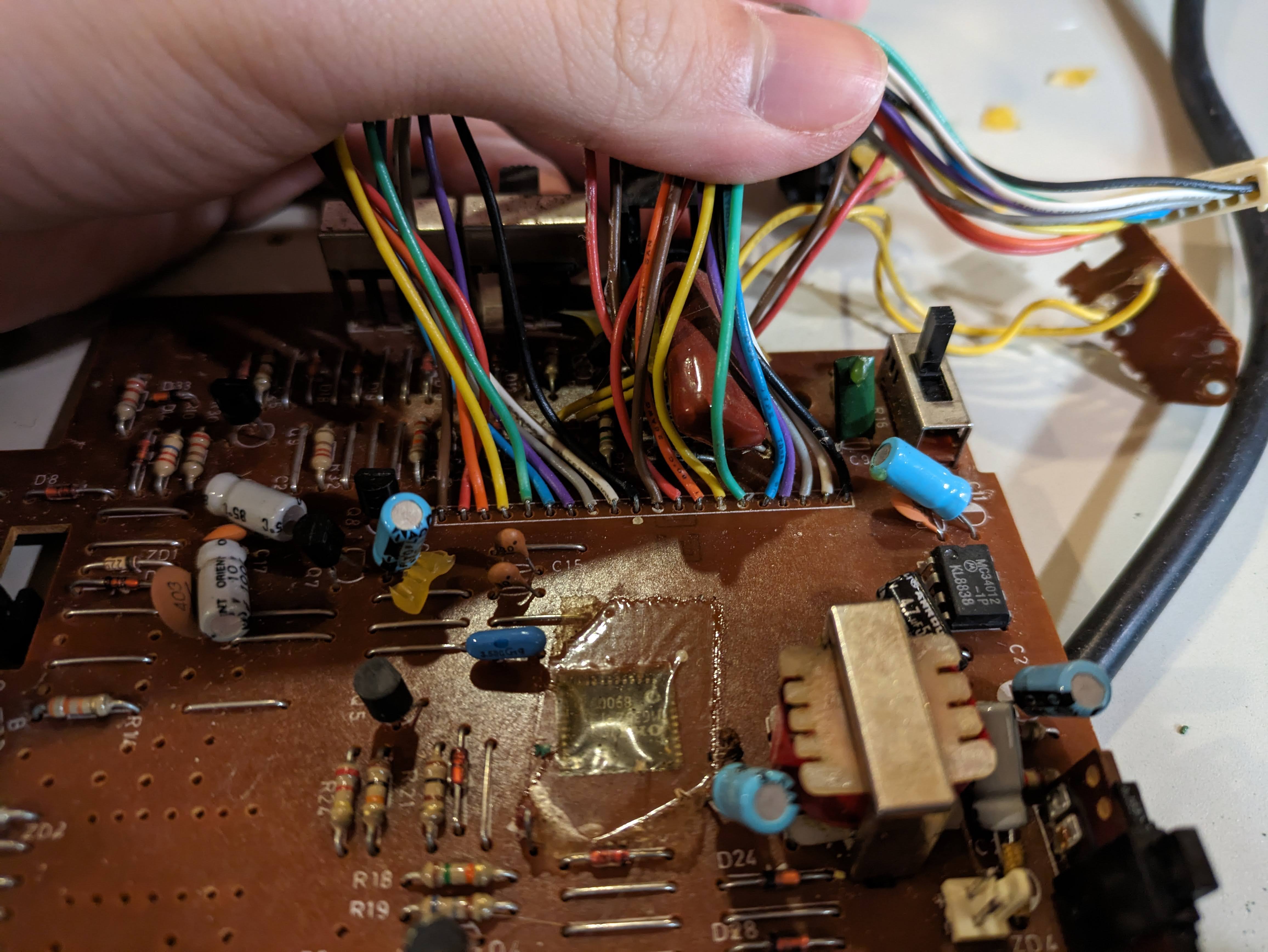 Keypad connector - phone side